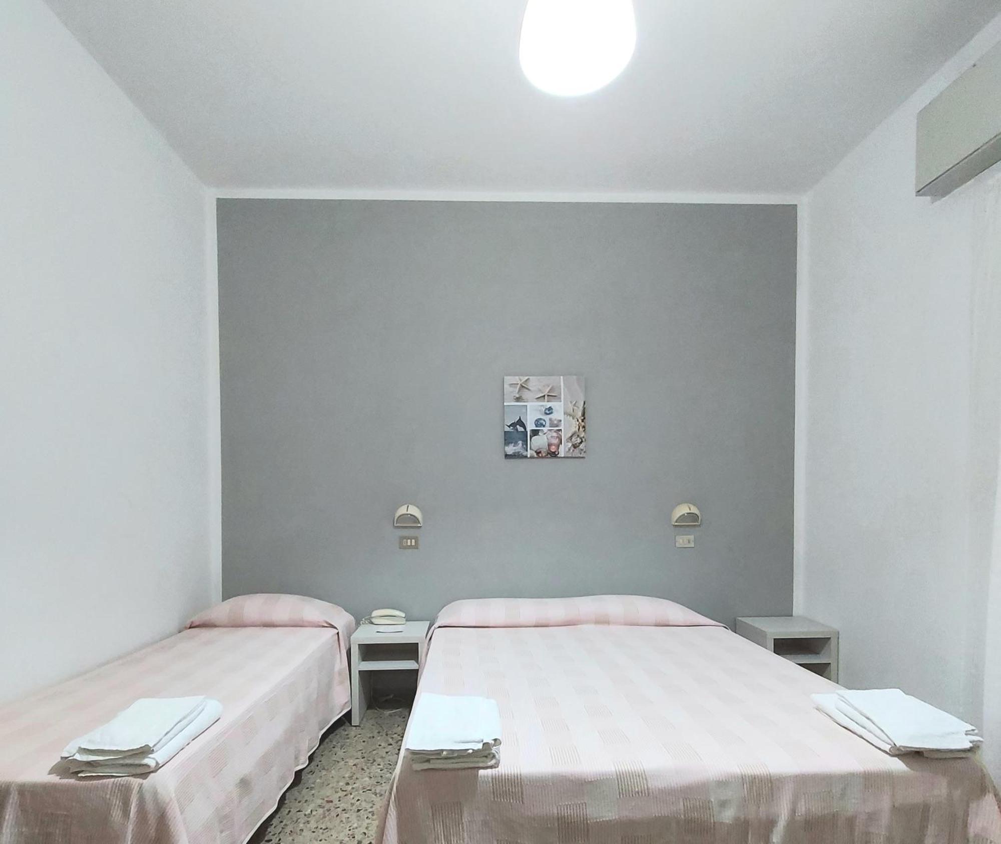 Hotel Villa Alberta B&B Cesenatico Phòng bức ảnh